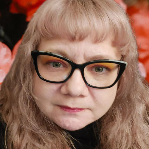 Headshot of Bonnie Russell