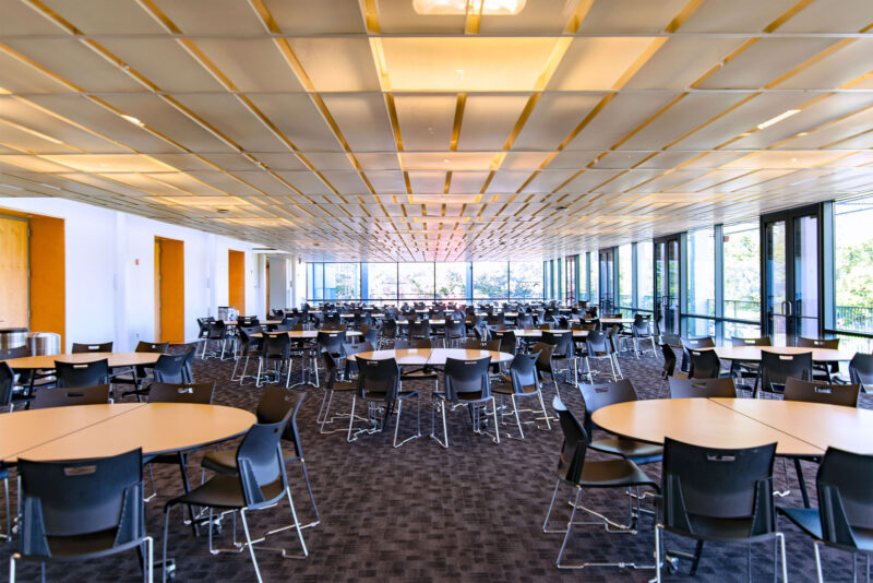 Qatar Ballroom is surrounded in floor to ceiling windows, with lots of light. And carpeted floors. Lower ceilings than Room 1.